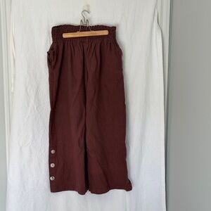 Wide-Leg Cropped Pants with Side Button Detail - Brown